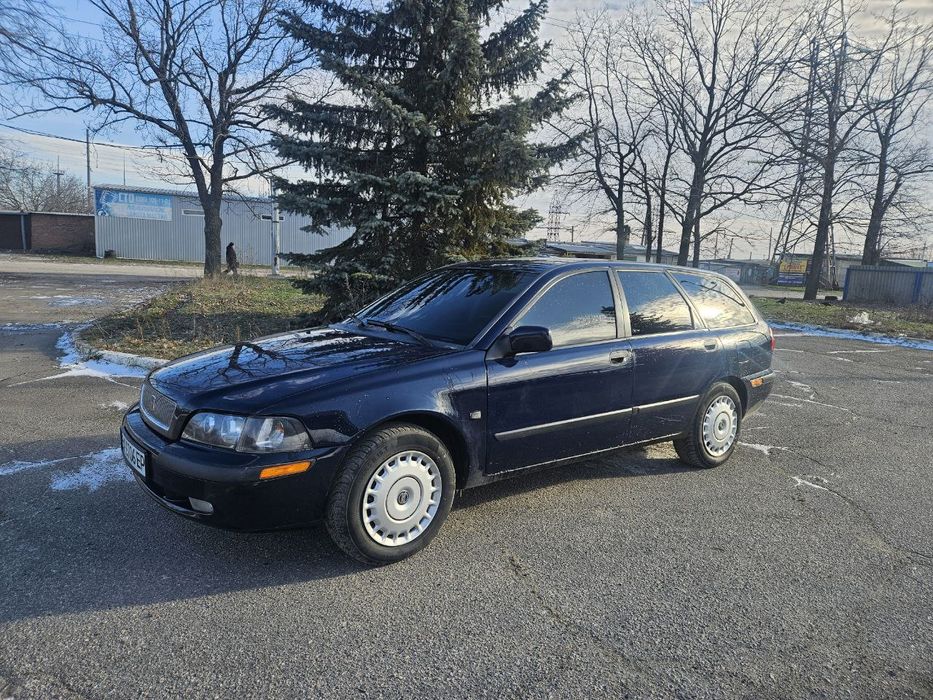 Продам Volvo v40 2003р.
