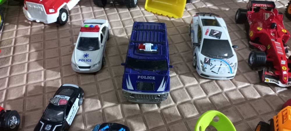 Дитячі іграшкові машинки/трактори/мотоцикли/авто поліції ,ціна за все