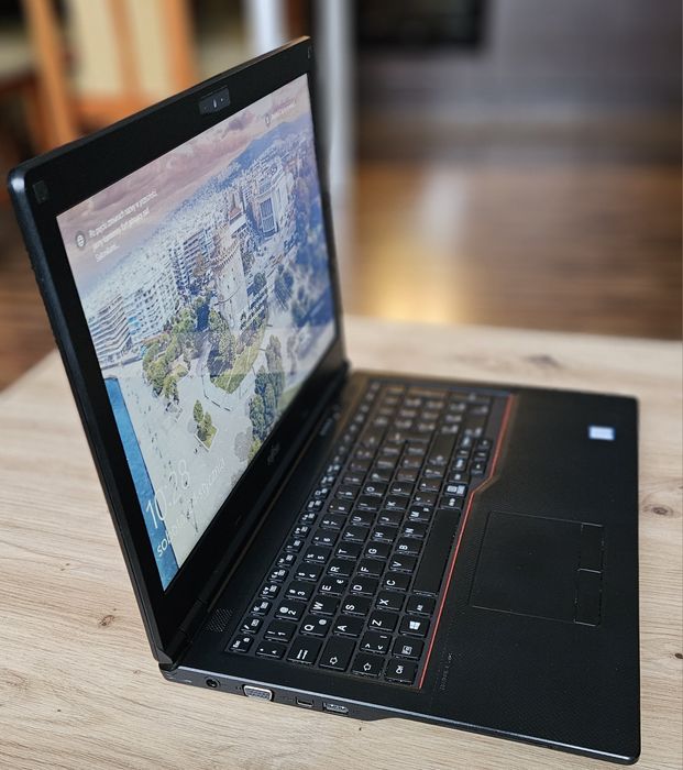 Laptop Fujitsu Lifebook E558