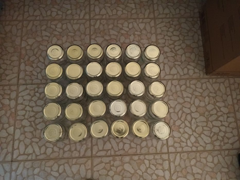 Lote 30 frascos de vidro- tudo 2€