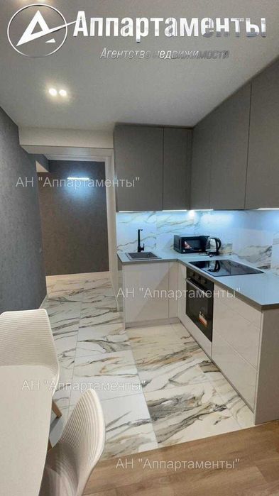Продам 2к.кв. новострой ЖК Рогатинский, дизайн. ремонт, метро Ц-Рынок