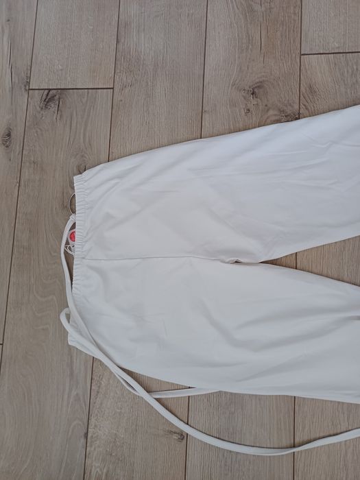 Nowe z metką spodnie białe sinsay xs