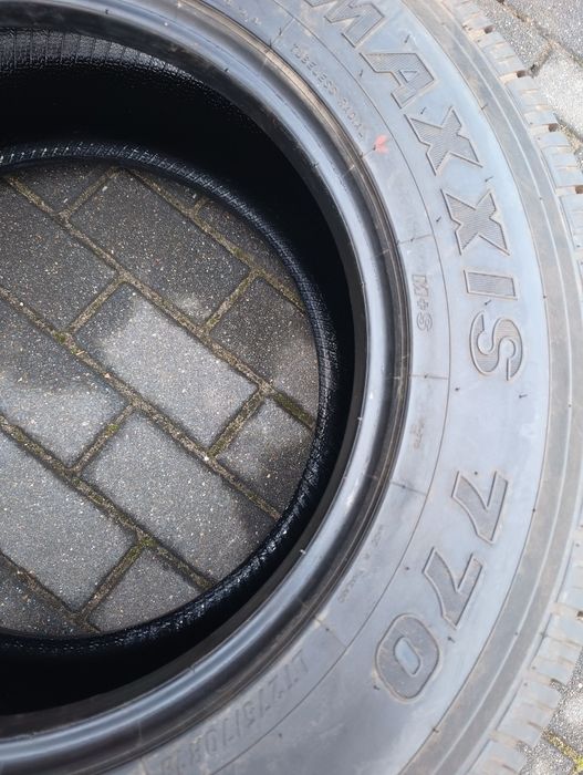 MAXXIS  275/70 R18  128/125Q  LT JRZ-Bravo 770