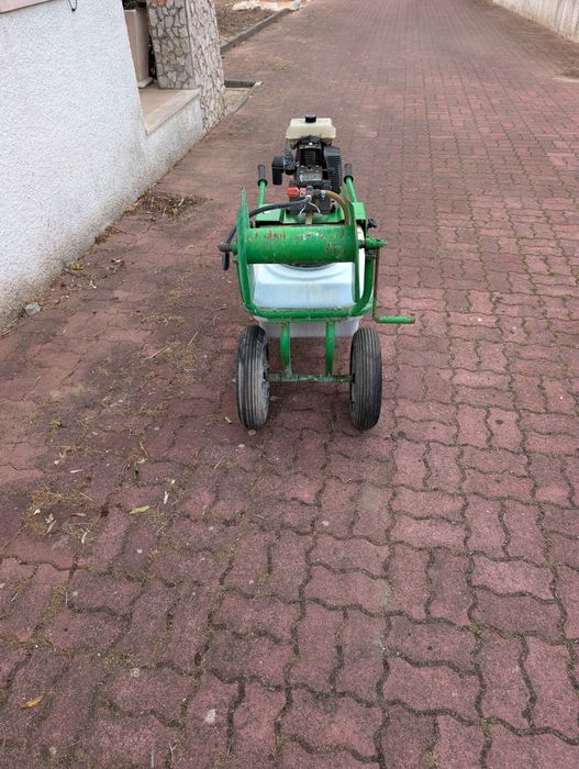 Auto pulverizador
