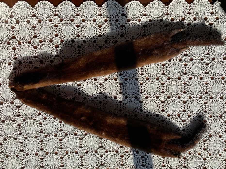 Estola em vison castanho escuro