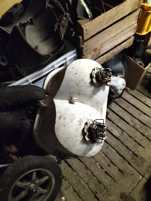 Lampa przód Yamaha neos nowszy model