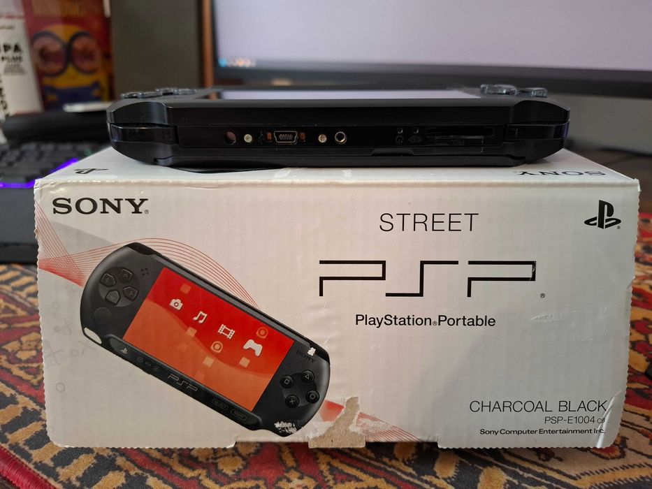 Konsola PSP Street e1004 przerobiona ARK-4 z grami, pudełkiem i zasilaczem