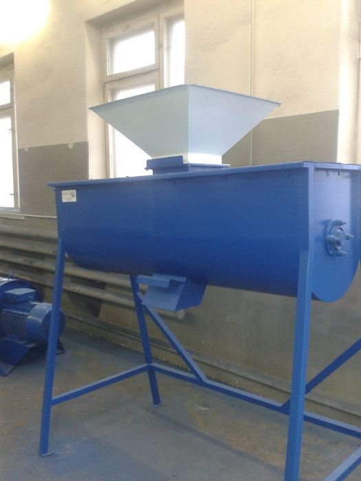 Смеситель кормов, горизонтальный, кормосмеситель, змішувач кормів