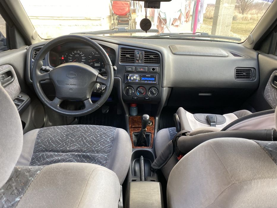 Nissan Primera 1.6i,