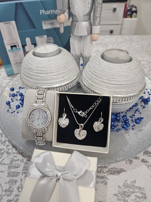 Nowe damskie zegarki I bransoletki