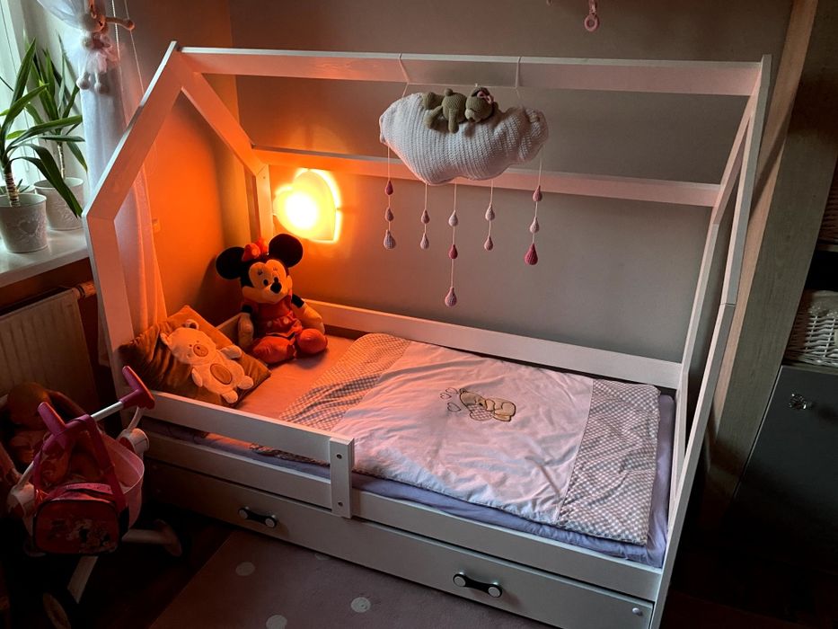 Łóżko domek,  stan idealny