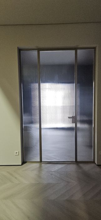 Стильна та сучасна душова перегородка