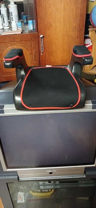 Продам автомобильное детское кресло