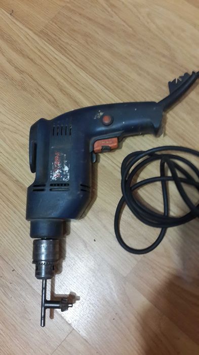 Дрель ручная электрическая STERN