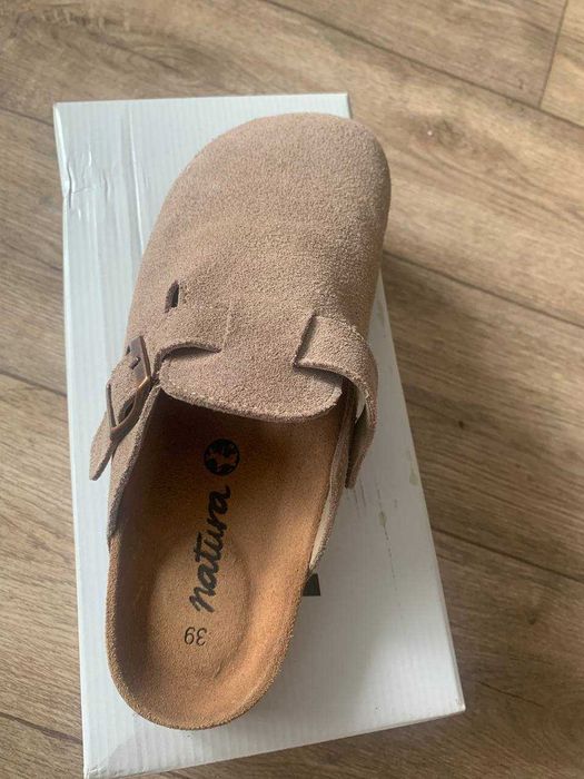Zamszowe klapki chodaki Natura à la Birkenstock Boston, rozm. 39