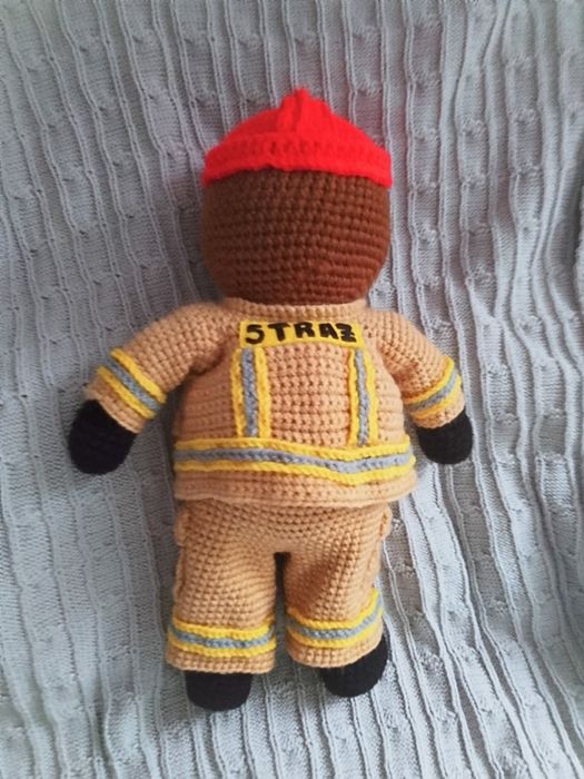 Szydełkowy Miś Strażak