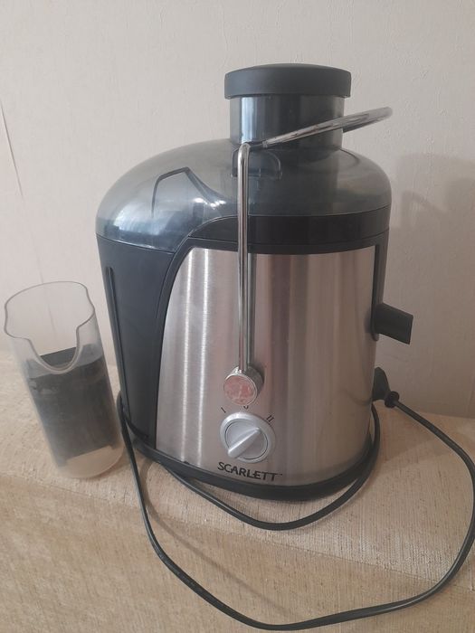 Продам соковыжималку Скарлет б/у