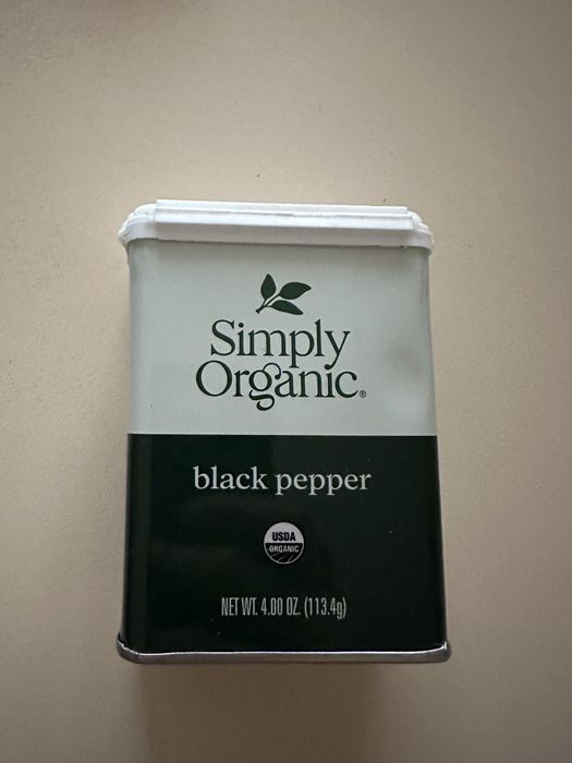 Чорний мелений органічний перець Simply organic