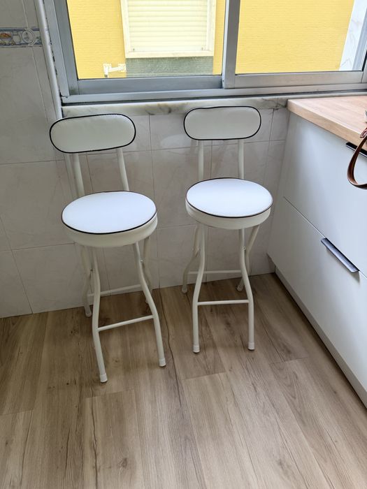 cadeiras altas em napele