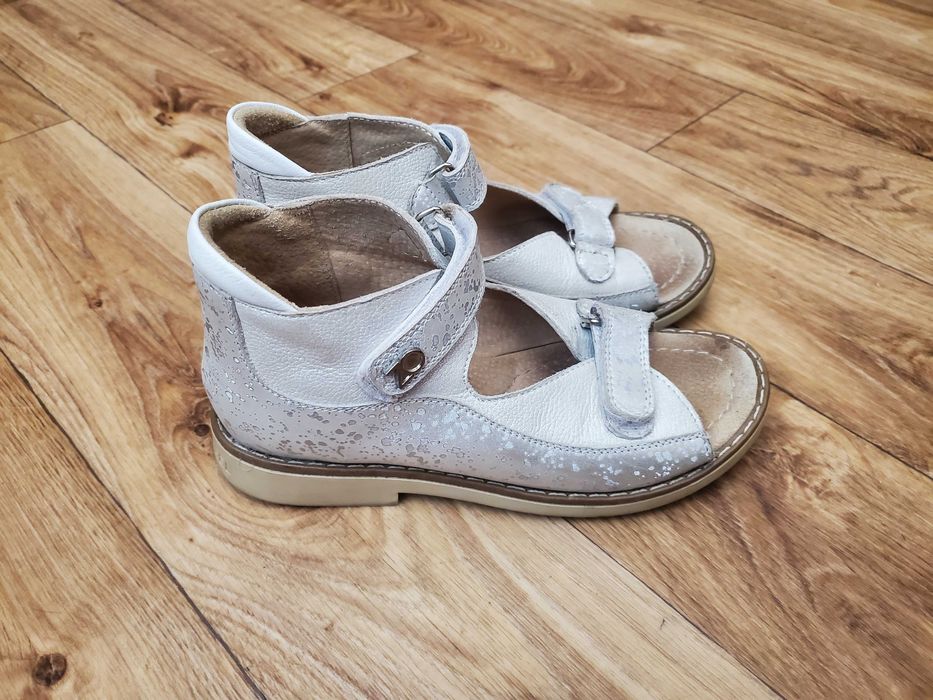 Ортопедичні шкіряні босоніжки устілка 21,5 см