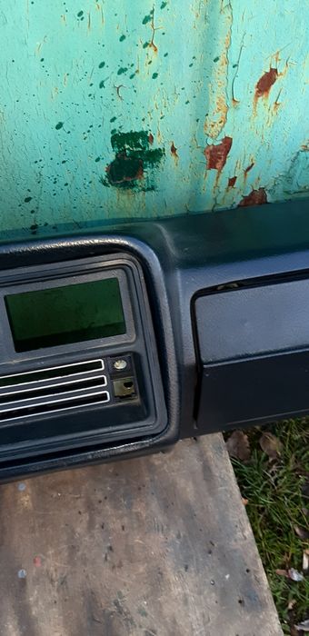 Торпеда ваз 2107 ,потолок жорсткий у відмінному стані в зборі .