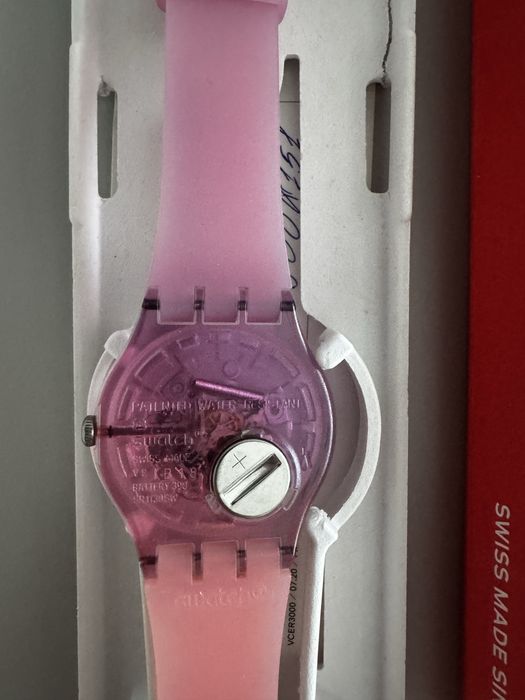 Годинник SWATCH SUOK151