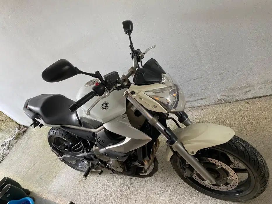 Mota xj6 em bom estado geral