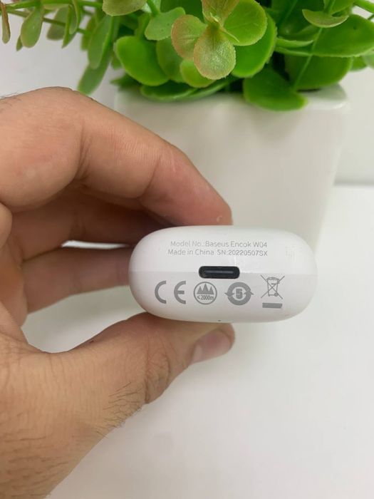 Б/У Зарядний кейс на навушники Наушники Baseus Encok W04 White