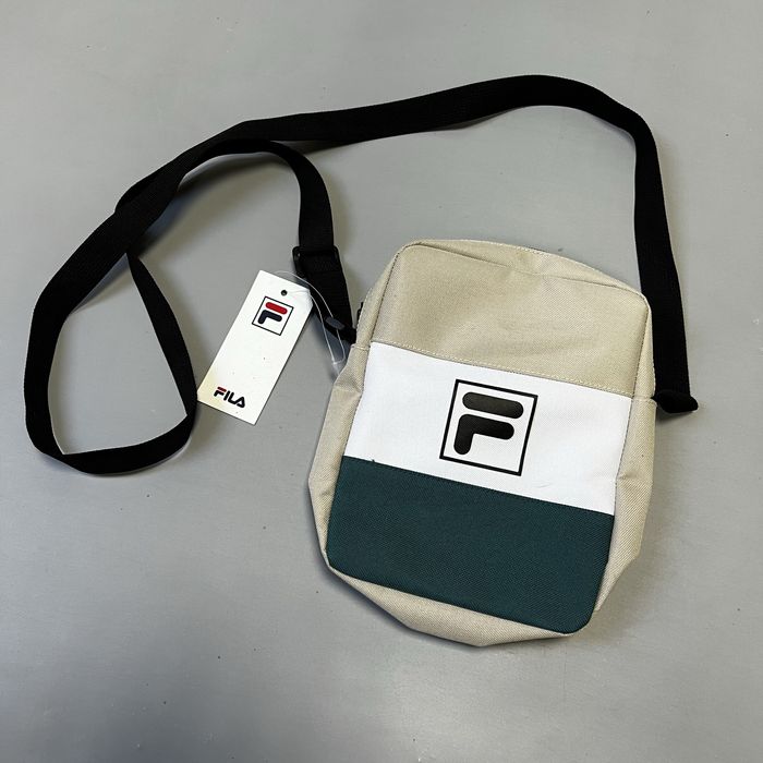 Fila оригинал новая сумка мессенджер фила новая с бирками (NEW)