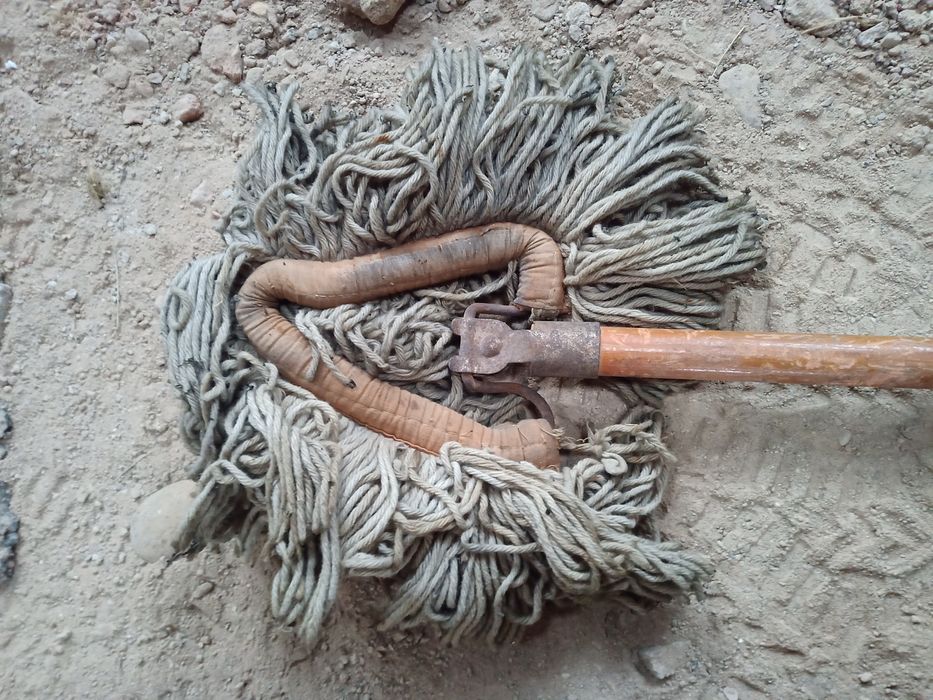Stary mop z poniemieckiej gospody