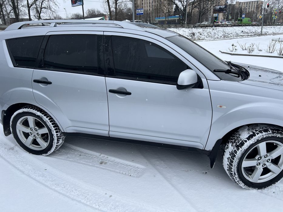 Продам Outlander XL