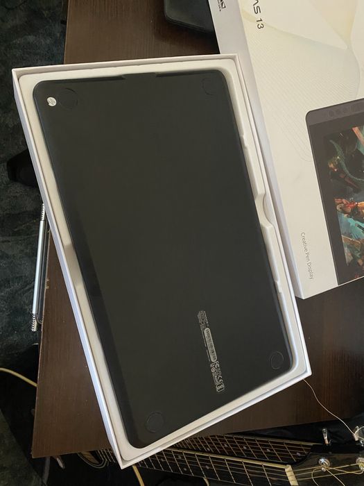 Tablet graficzny profesjonalny Huion Kamvas 13