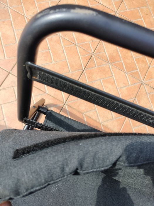 Poltronas para uso exterior / Interior 
design leve
Estrutura em metal