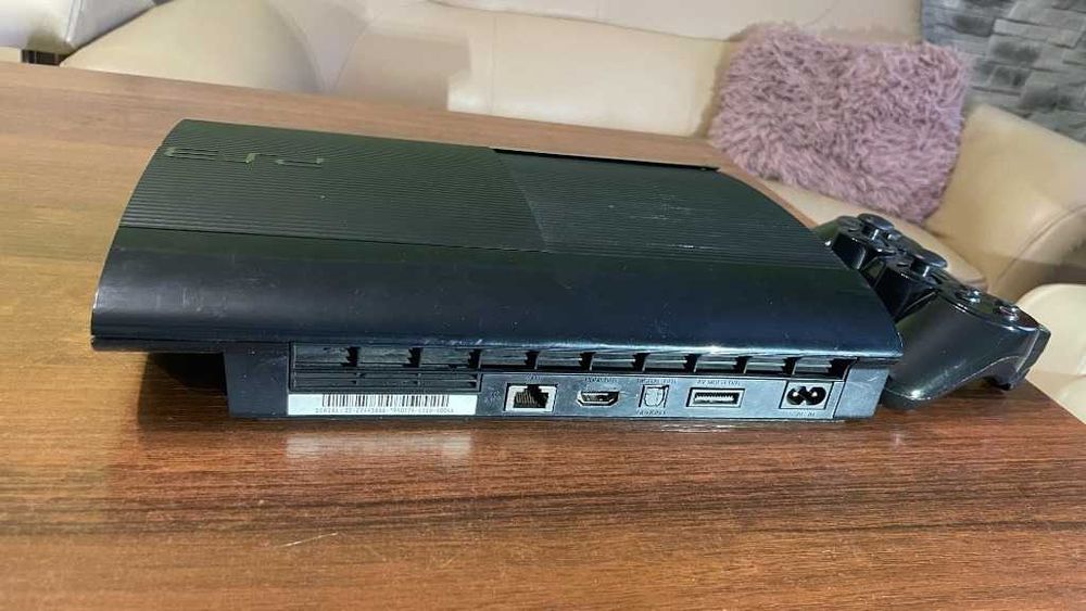 Playstation 3 super slim 1Tb Ps3 2 pady
