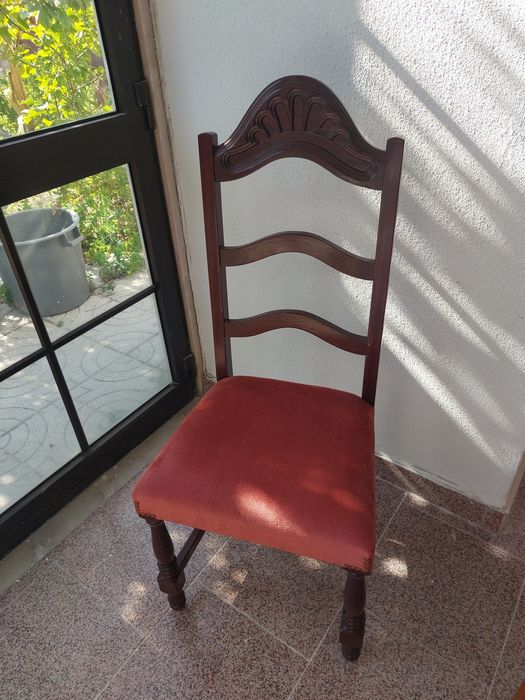 Vendo cadeira forrada veludo