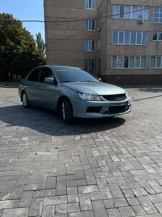 Продам лансер 9стан добрий