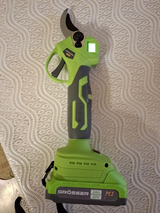 Акумуляторний сікатор