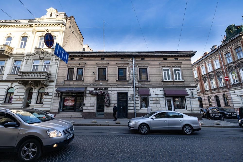 Продаж квартири з дизайнерським ремонтом в новобудові  по вул.І.Франка