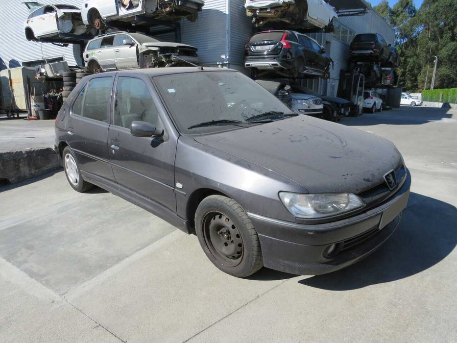 Peugeot 306 2.0HDi de 2000 - Peças Usadas