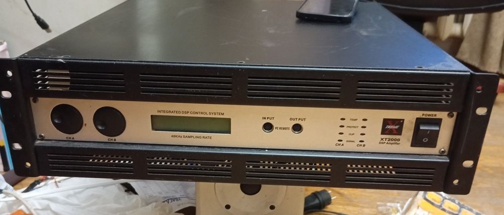 Підсилювач Усилитель підсилювач  XT 2000  микрофон