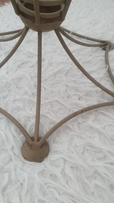 Parasolnik metalowy, pojemnik na parasole ażurowy design