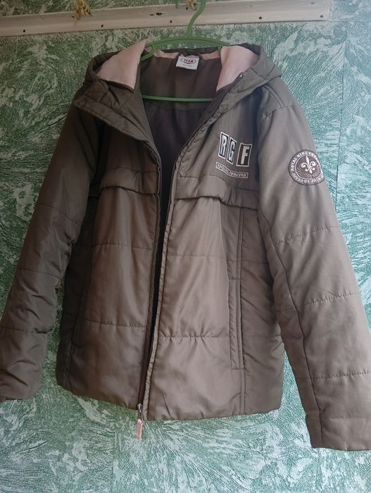 Куртка для дівчинки 134-140 см.