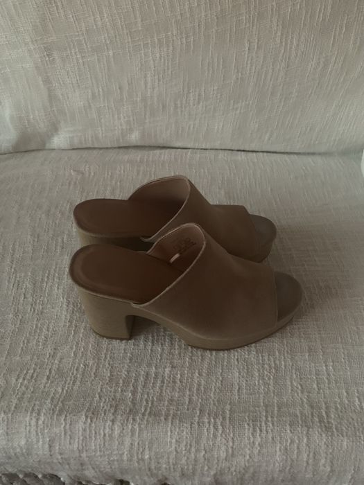 Sandalias em camurça  Zara