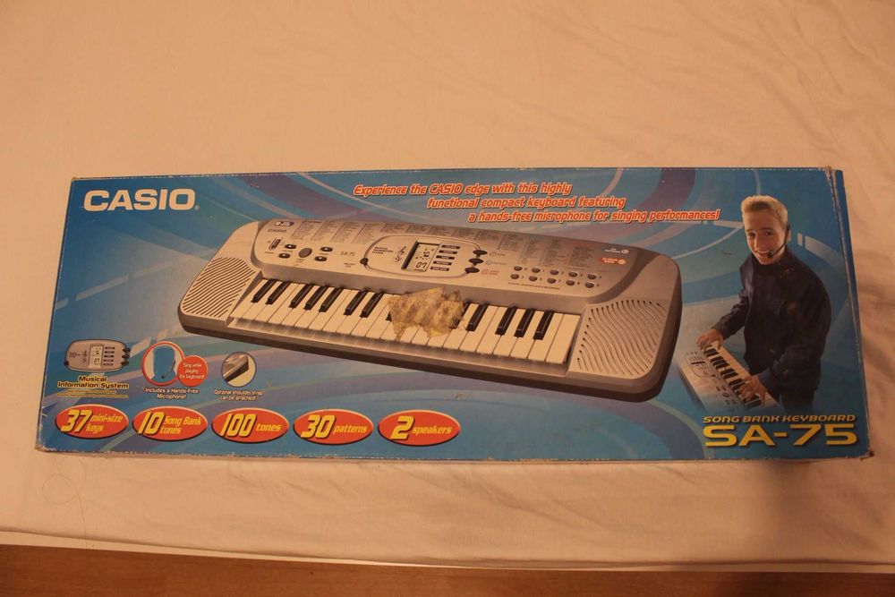 Teclado musical Casio SA-75