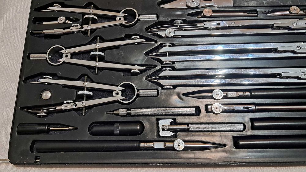 Skala PAXII zestaw kreślarski cyrkle 24 elementów