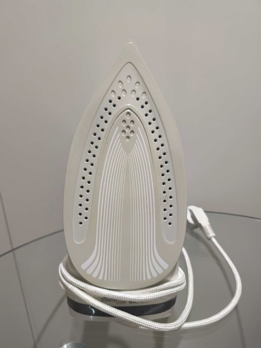 Ferro a vapor, base cerâmica *como NOVO*