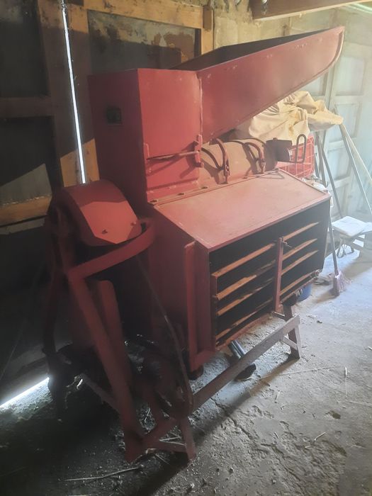 Malhadeira de milho, em muito bom estado.