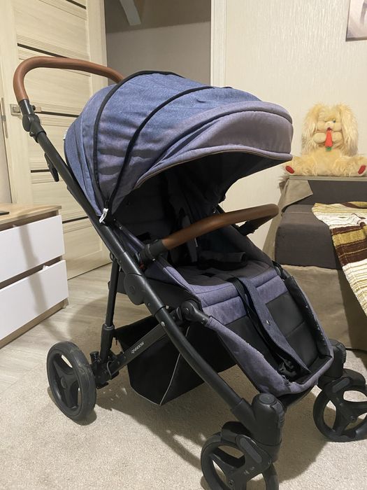 Прогулянкова коляска