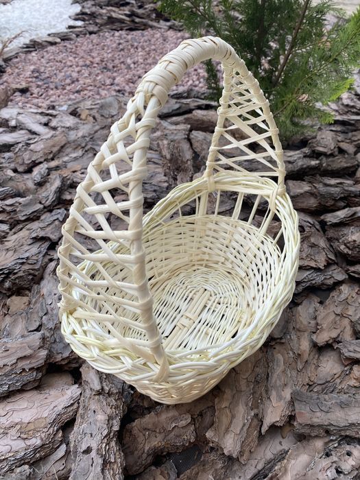 Кошик для фруктів на Спаса