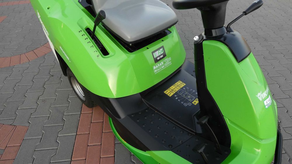 Traktorek kosiarka Viking R4 MR4082 Briggs&Stratton (181002.4) - Baras